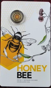 2022 Honey Bee UNC $2 Coloured Coin Card C Mint Mark - Imagen 1 de 4