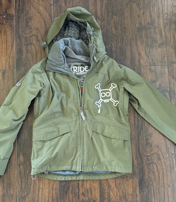 Chaqueta de snowboard Ride para niños jóvenes mediana verde calavera huesos cruzados Foto 1 de 4