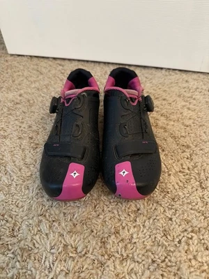 Sapatos de ciclismo de estrada Specialized Torch 2.0 feminino tamanho UE 39.5 usado duas vezes - Imagem 1 de 4