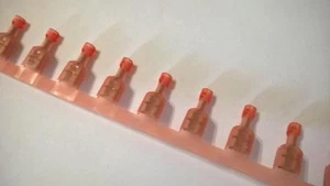 ZEK58 Qty 100 pcs Quick Connect Female 18-22 AWG Crimp Connector Fully Insulated - Picture 1 of 5