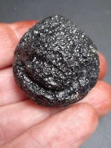 Tektite Philippinite Rizalite 35,97 g / 3,2 cm Bella texture Vetro Impact - Foto 1 di 11