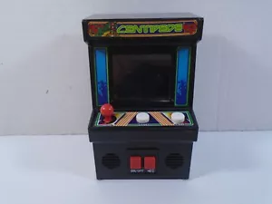 DIVERSIÓN BÁSICA--JUEGO PORTÁTIL MINI ARCADE CIEMPIÉS (MIRA) - Imagen 1 de 6