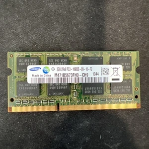 Samsung 2GB 2Rx8 PC3-10600S DDR3-1333MHz Laptop Arbeitsspeicher M471B5673FH0-CH9 - Bild 1 von 2