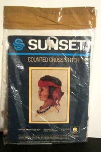 De colección 1984 Sunset Designs Niño Nativo Americano Contado Punto de Cruz #1501 - Imagen 1 de 3