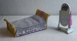 Fisher Price Loving Family Dollhouse Parents Tan Sleigh Bed/Oval Mirror w/ Brush - Picture 1 of 14