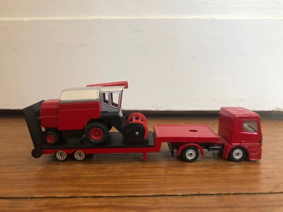 Siku Super 1620 Tieflader mit Mähdrescher 1024 Rot Schwarz Modell - Bild 1 von 4