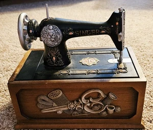 Singer NEU Nähmaschine Nachbildung Mini Holz Aufbewahrungsbox mit Faden Vintage - Bild 1 von 9