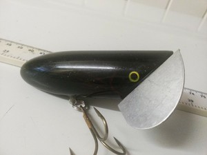 RARE OLD SCHOOL, WOODEN GORDON GRIFFIN-CRAWLER-SWIMBAIT PIKE FISHING LURE