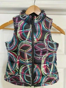 OLD NAVY - 2 MULTI-COLOR PADDED SLEEVELESS JACKET GIRL - 6-7 - SP & 10-12 L - Picture 1 of 3