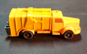 Wiking 1:87  Müllwagen hellorangegelb 60er Jahre mit abnehmbaren Tonnen - Bild 1 von 7