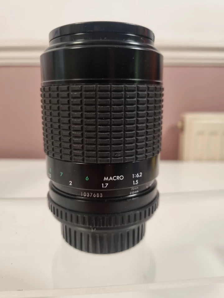 Sigma UC Zoom 70-210mm f/4-5.6 Macro Lens - Pentax - K & Ricoh XR-P Fit - Image 1 of 4