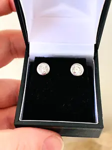 18ct gold diamond 1.20ct earrings boxed - Picture 1 of 10