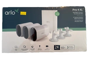 Pacchetto 3 telecamere Arlo Pro 4 XL faretto wireless interno/esterno SIGILLATO IN FABBRICA - Foto 1 di 8