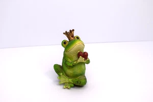 Figura de resina Frog Prince con corona y corazón de 4,5" de alto - Imagen 1 de 11