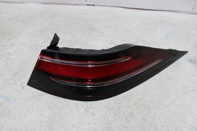 Conjunto de luz trasera derecha 24 GENESIS G90 Foto 1 de 4