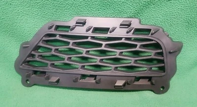 for LAND ROVER RANGE ROVER EVOQUE RIGHT HAND FOG LAMP BEZEL LR079666 - Image 1 of 3