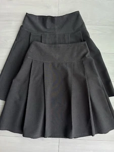 2 x Girls Banner Henley Pleated Grey Senior School Skirt Size W26 L22 - Picture 1 of 3