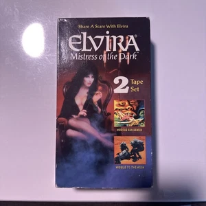 Elvira Mistress of Dark 2 VHS Kassettenset Hideous Sun Demon, Rakete zum Mond - Bild 1 von 2