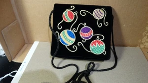 Amanda Smith borsa piccola nera in velluto per le vacanze - Foto 1 di 11