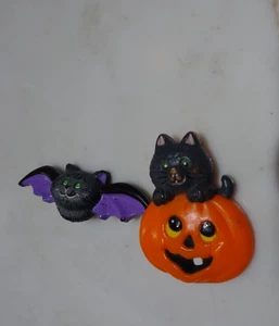Vintage Lot of 2 Halloween Brooches Pins Russ Brand Cat Pumpkin Bat Witch - Picture 1 of 3