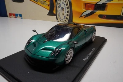 SPARK - 2013 PAGANI HUAYRA  - METALIC GREEN - 1:43 SCALE MODEL CAR S3563 - Image 1 of 4