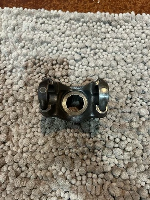 Jeep Spicer Yoke U-Bolt Style 10 spline Dana 44 20 - Image 1 of 4