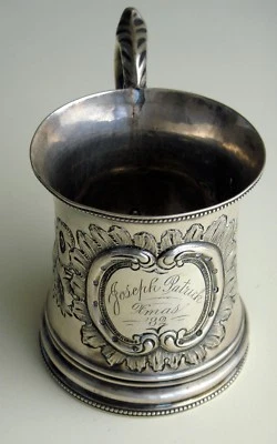 Antique Vtg Repousse Floral Scroll COIN SILVER Baby CUP Unmarked Maker ? ca 1880 - Image 1 of 4