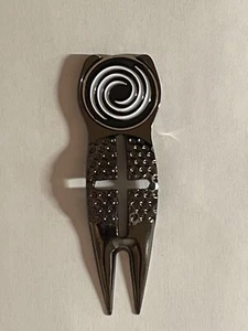 Crosshairs Divot Tool & Odyssey The #1 Putter On Tour 1" Coin Style Golf Marker - Picture 1 of 3