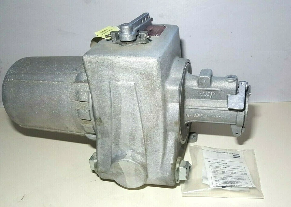 (NOS) Eaton/Crouse Hinds ARKTITE EPC61042 WT100, 4-Pole Interlocked Receptical,  - Image 1 of 4