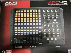 Controller Akai Professional APC 40 Abelton con cavo di alimentazione originale - Foto 1 di 8