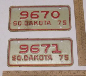 2 - SO. DAKOTA 75 - TWO consecutive NUMBERS - expired MOTORCYCLE LICENSE PLATES - Picture 1 of 9