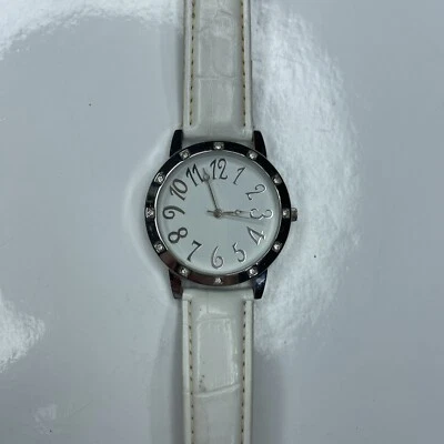 E GENWM689 Japan Silver White Croc Patent Crystals Stainless Untested - Image 1 of 4