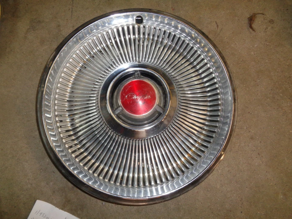 1968,1970,1972,1974 chrysler cordoba new yorker WHEEL COVER HUBCAP  #b - Image 1 of 1
