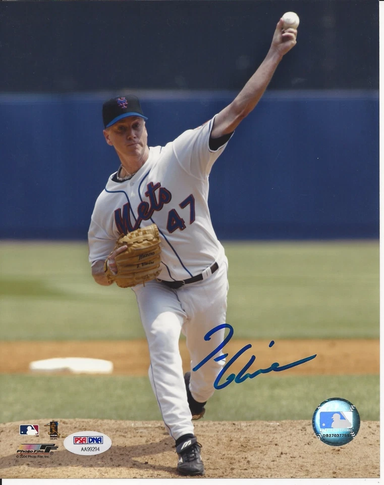 TOM GLAVINE (New York Mets) Signed 8x10 PHOTO with PSA COA - Image 1 of 1