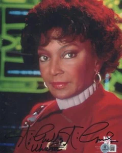 FOTO 8X10 FIRMADA AUTOGRAFIADA POR NICHELLE NICHOLS UHURA STAR TREK BECKETT AUTÉNTICA - Imagen 1 de 1