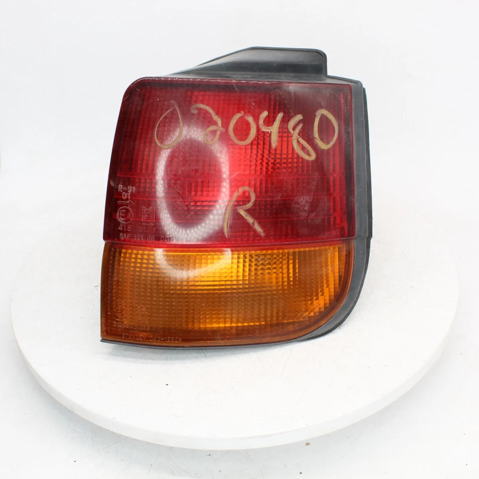 Lámpara trasera derecha Mitsubishi Expo LRV 1993 número de pieza - 166-58542R Foto 1 de 4