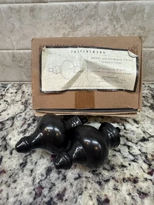 CAJA de 2 remates de barra de cortina de bronce envejecido urna PB Parker Pottery Barn 4 pulgadas nuevo - Imagen 1 de 3