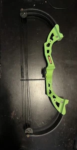 Bear Archery Brave Bow Green - Picture 1 of 4