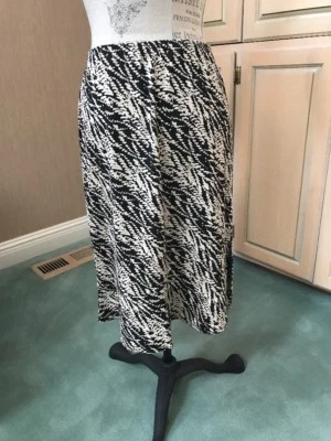Falda Mujer Por Axcess Talla Mediana Nueva Sin Etiquetas Cintura Elástica Acampanada Parte Inferior Foto 1 de 4