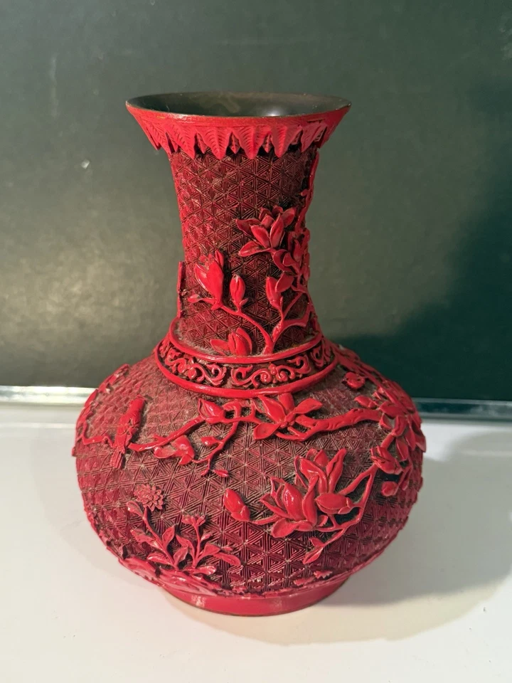 Jarrón Yuhu chino vintage de laca de cinabrio rojo arte y diseño Yun Kang #G Foto 1 de 4