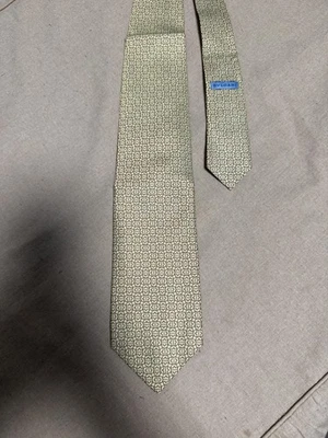 Corbata Bvlgari Para Hombre Amarillo Borgoña Patrón Geométrico 100% Seda Hecha en Italia Foto 1 de 4