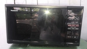 1993  Panasonic Microwave NN-5512A  Door Size 16x11” Woodgrain V/Clean Inside - Picture 1 of 12