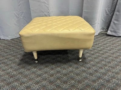 TABURETE PIE Mid Century Moderno Vinilo Años 50/60 Retro Vintage MOD mcm Otomana Beige Foto 1 de 4