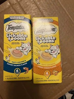 Pack de 2 cucharas lamibles Temptations golosina húmeda para gatos, pollo, salmón, paquete de 4 g Foto 1 de 2