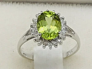 BRAND NEW - 14K Solid White Gold Diamond Oval Peridot Ring 2.7 Grams - Picture 1 of 7