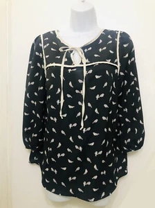 Peppermint Blouse Black Cream Accent Birds Accent Size Medium Preloved Rn#130350 - Picture 1 of 7