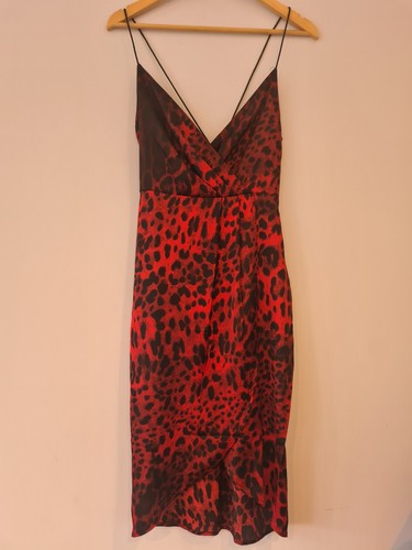 ? Abito romantico rosso e nero con stampa leopardata – Perfetto per San Valentino! ?