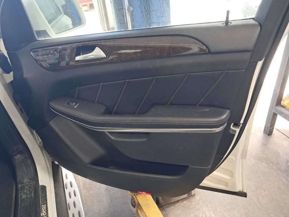 2013 Mercedes-Benz GL450 Right Front Door Trim Panel RF 4DR SUV BLK Used — 第 1/4 张图片