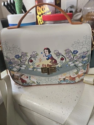 Bandolera Loungefly Floral Blancanieves y los 7 enanitos Foto 1 de 4