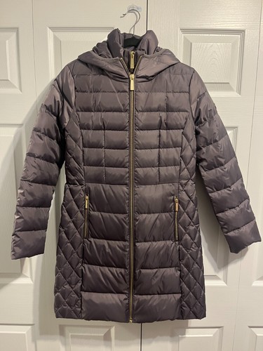 Cappotto imbottito Michael Kors con cappuccio mezza lunghezza trapuntato doppia zip piccolo